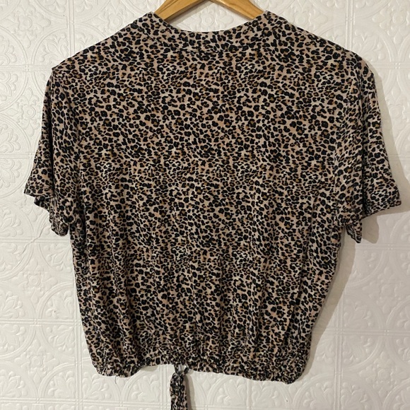 Liberty Love | Crop Top with Drawstring | Button down leopard print | Medium - Picture 2 of 3